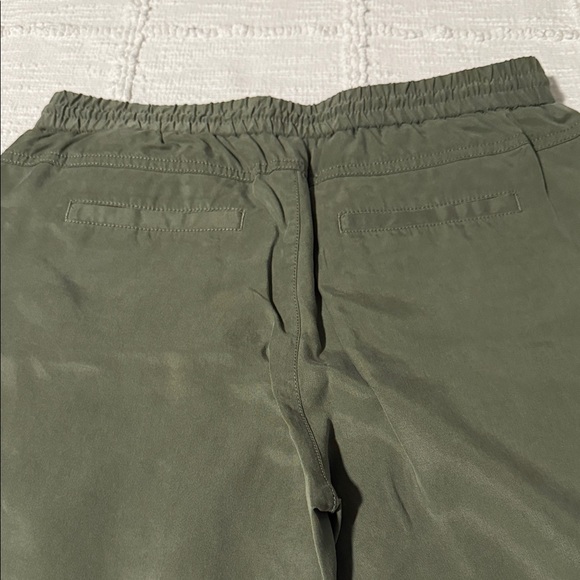 Banana Republic Olive Green Women's 100% Lyocell Joggers - Picture 6 of 7